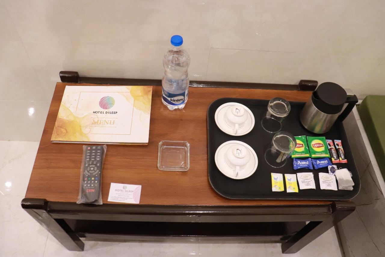 Hotel Dileep42 Lucknow Extérieur photo