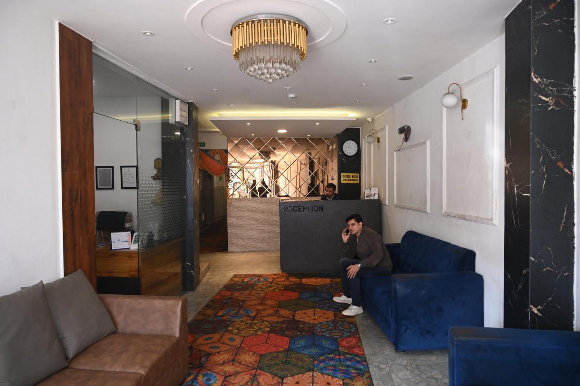 Hotel Dileep42 Lucknow Extérieur photo