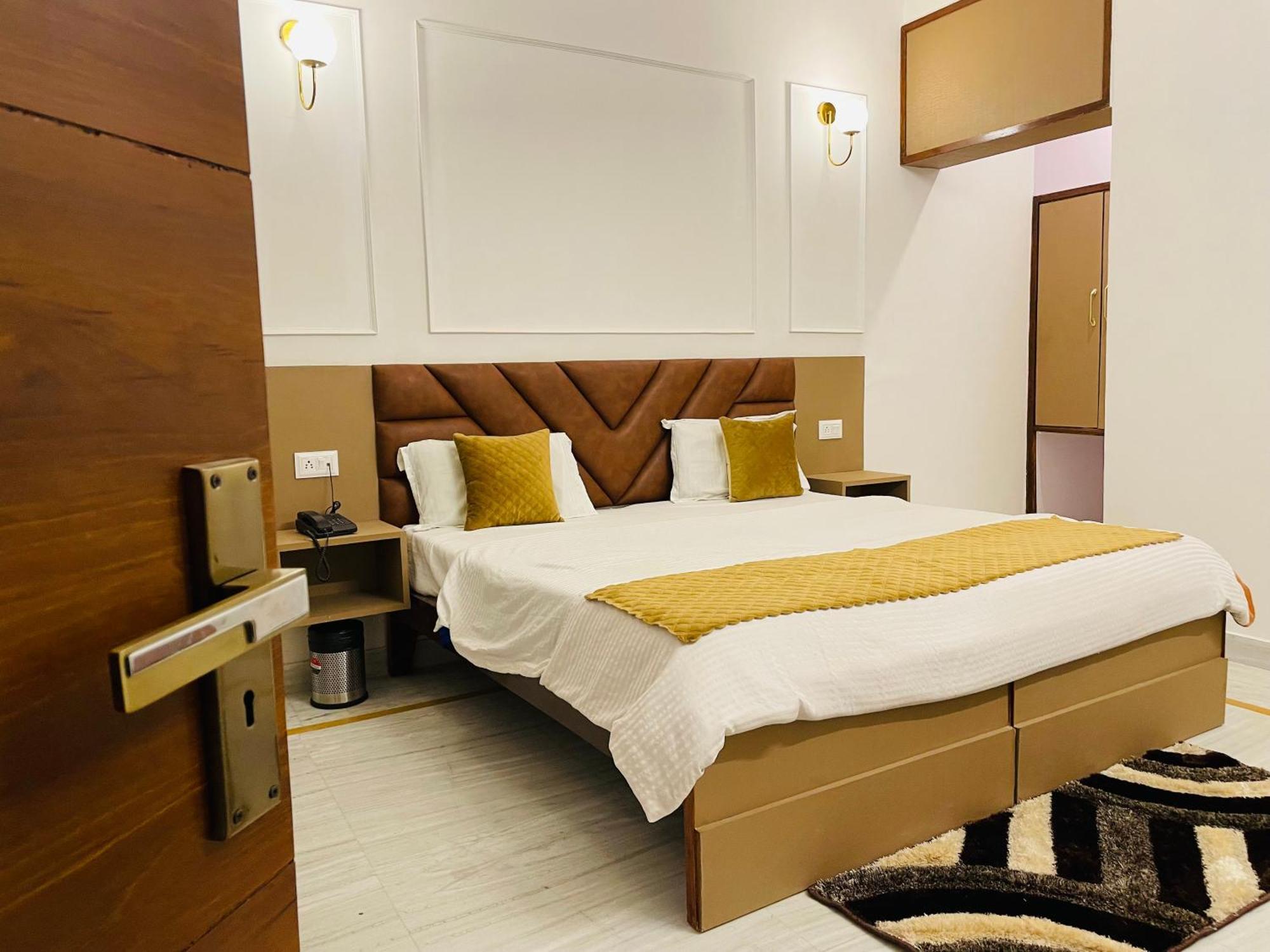 Hotel Dileep42 Lucknow Extérieur photo